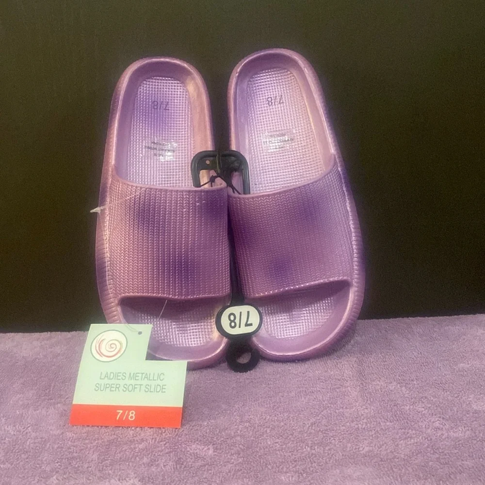 Metallic Slides - Picture 1 of 5